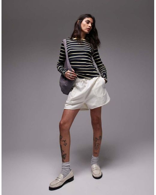 Top A Maniche Lunghe A Righe Con Arricciatura Laterale di TOPSHOP in Black