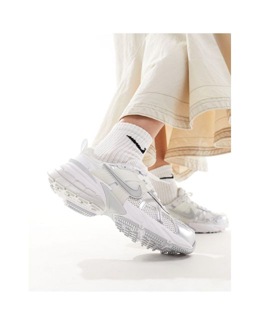 Nike White – v2k run – unisex-sneaker