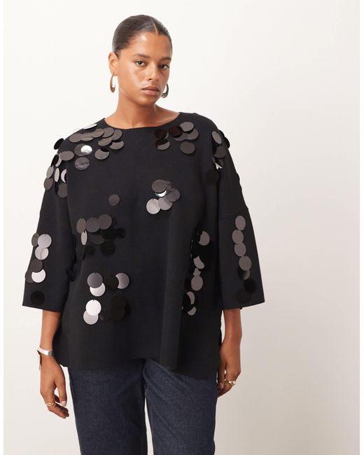 Curve - t-shirt en maille compacte à sequins ARRANGE en coloris Black