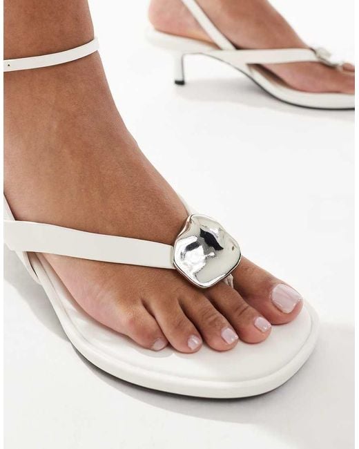 Bershka Natural Metal Detail Heeled Flip Flops