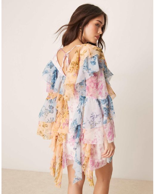 ASOS Natural – langärmliges, gesmoktes minikleid mit gespleißtem design mit blumen-mustermix und rüschen