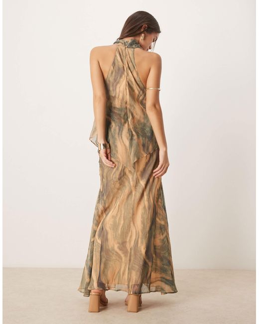 Robe longue double épaisseur à fleurs à encolure montante en mousseline marbrée ASOS en coloris Natural