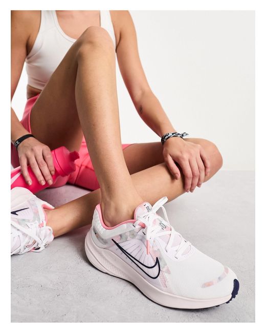 Nike Nike Quest 5 Premium Sneakers in White | Lyst
