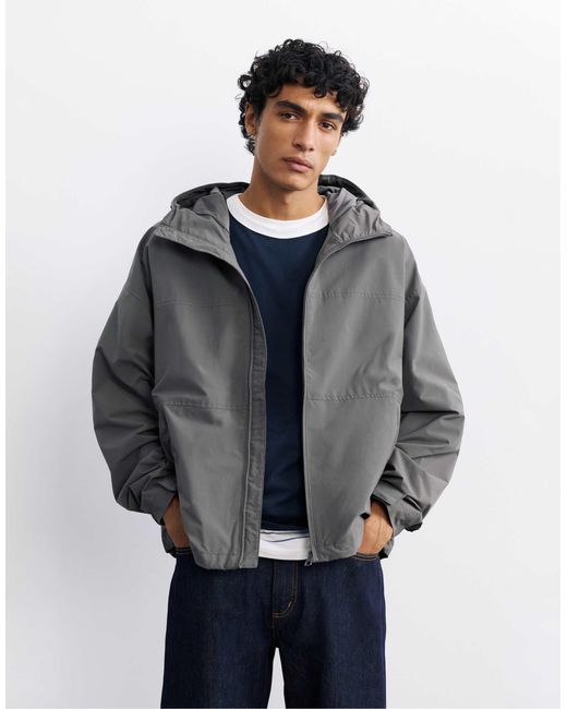 Imperméable léger à capuche Pull&Bear pour homme en coloris Gray