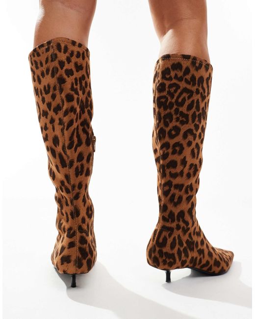 ASOS Red – certain extreme – kniehohe sockenstiefel mit niedrigem kitten-heel-absatz und leopardendesign