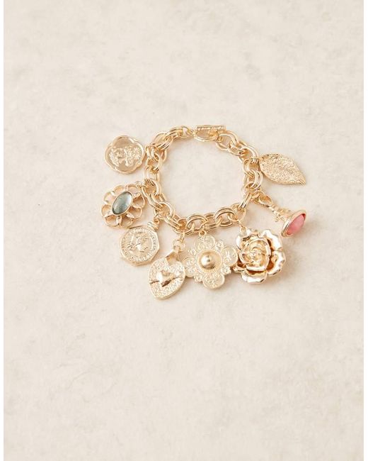Pulsera Dorada De Cadena Con Charms Variados De ASOS de color Natural
