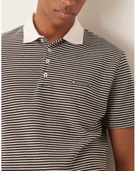 Polo décontracté et texturé coupe carrée à rayures avec broderie sur la poitrine - crème et noir ASOS pour homme en coloris Gray