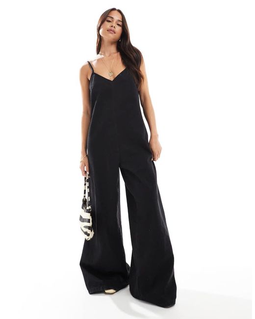Tuta Jumpsuit Con Fondo Ampio E Scollo Rotondo di ASOS in Blue