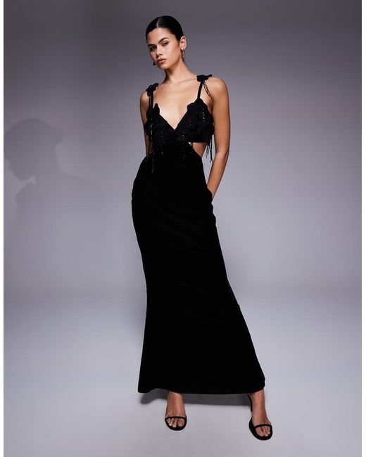 Vestido Largo De Terciopelo Con Pecho Bordado Y Aberturas De ASOS de color Black