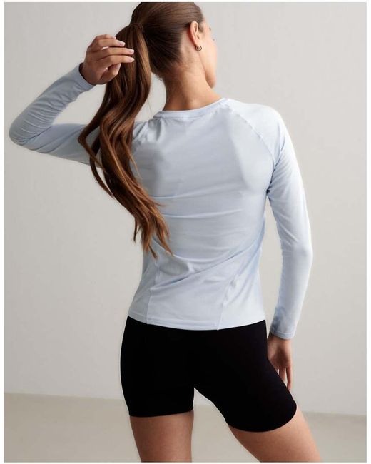 Aim'n White Aura Soft Basic Long Sleeve