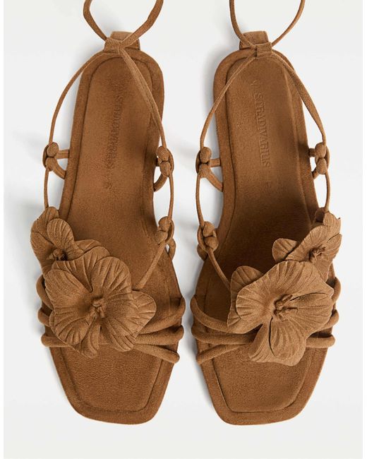 Stradivarius Natural – flache sandalen