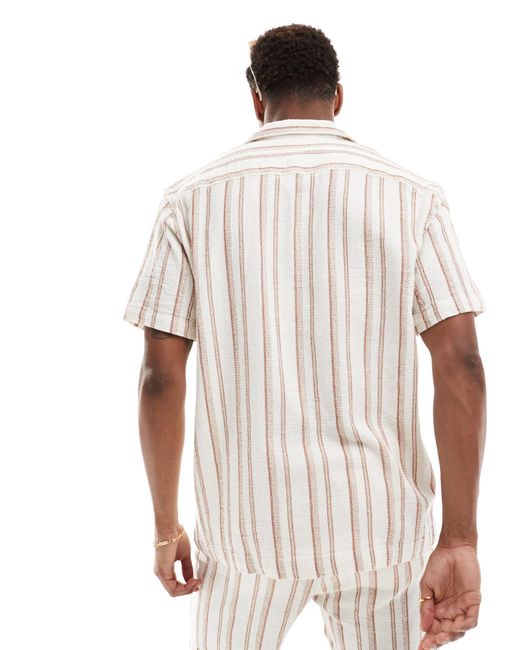 Camicia testurizzata oversize sporco a righe con colletto con rever di SELECTED in White da Uomo