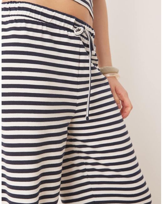 ASOS Broek Met Lage Taille En Wijde Pijpen in het Natural