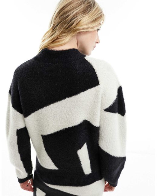 Vila White – flauschiger, gemusterter pullover