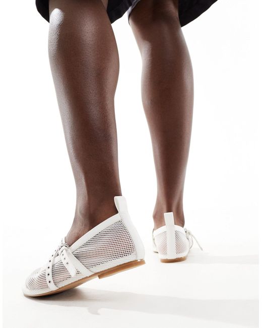 & Other Stories White – ballerina-pumps aus mesh