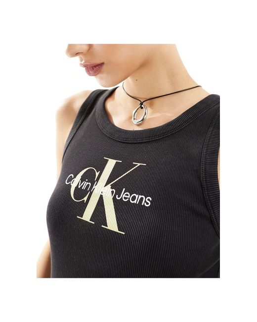 Archival - top senza maniche a coste con monogramma del logo di Calvin Klein in Black