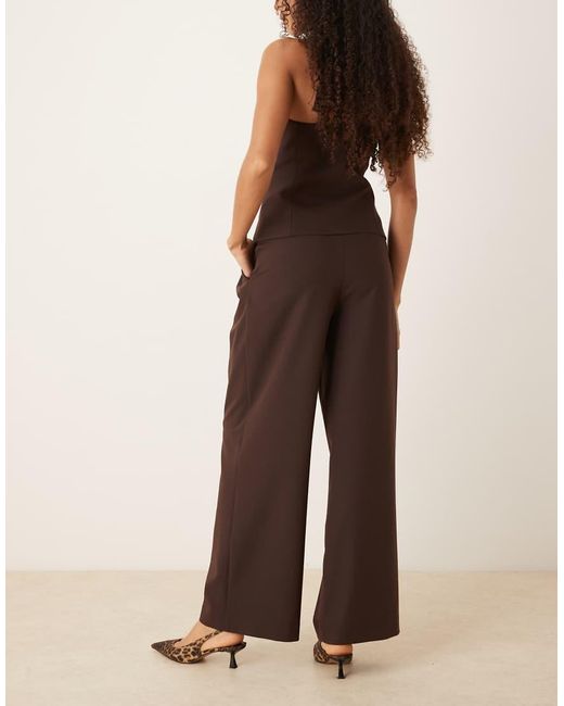 ASOS Elegante Broek Met Drievoudige Plooien En Wijde Pijpen in het Natural