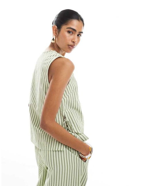 ASOS Seersucker Shell Top Met Gestrikte Zijkant En Kakigroene Strepen, Deel Van Co-Ord Set in het White