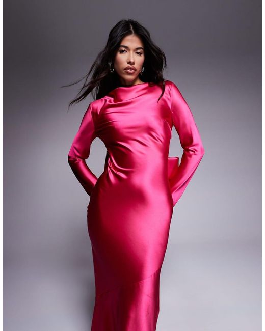 Vestido Largo Fucsia Con Lazo Extragrande En La Espalda De Satén De DASKA de color Pink