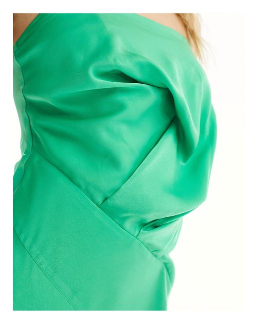 Asos design tall - robe courte asymétrique en satin coupée en biais avec encolure bandeau - vif ASOS en coloris Green