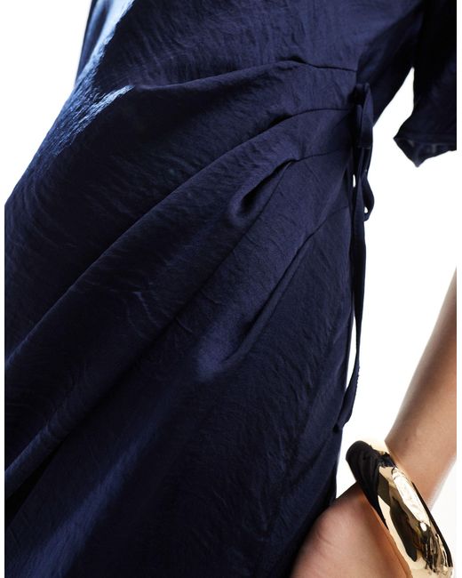 Robe portefeuille mi-longue à manches évasées ASOS en coloris Blue