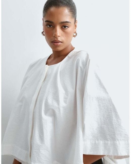 ARRANGE White Curve Square Cut Top