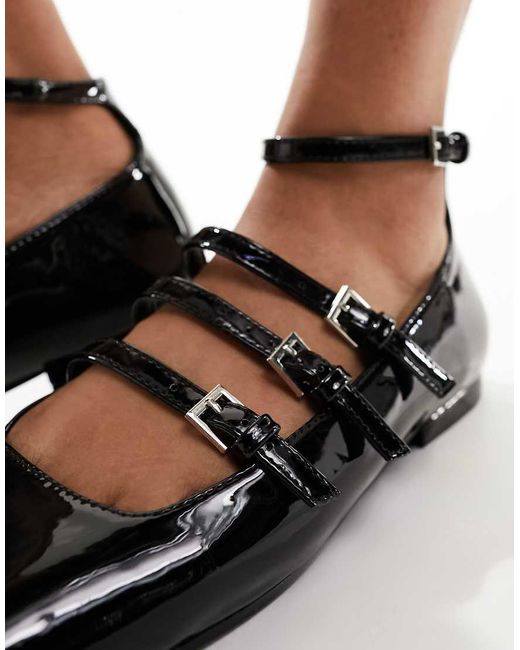 Sherry di Public Desire in Black