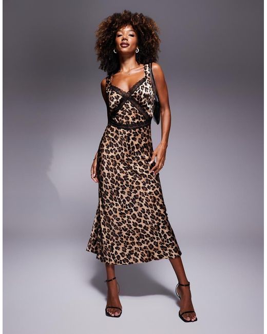 Vestido Lencero Midi De Satén Con Estampado De Leopardo Y Detalle De Encaje De -Marrón Bardot de color Brown