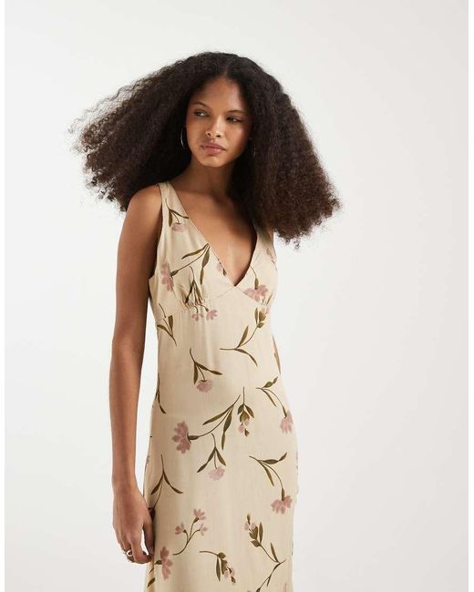 Motel Natural Lisandy Bloom Leaf Halter Midaxi Dress