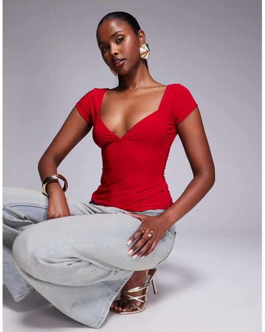Top près du corps double épaisseur à mancherons et dos nu avec détail noué Fashionkilla en coloris Red