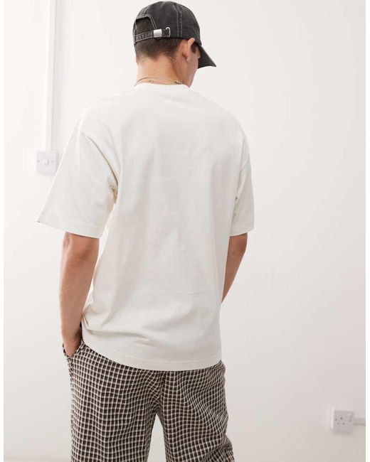 Camiseta Extragrande Con Logo En La Parte Izquierda Del Pecho Exclusiva En Asos De Vans de color White