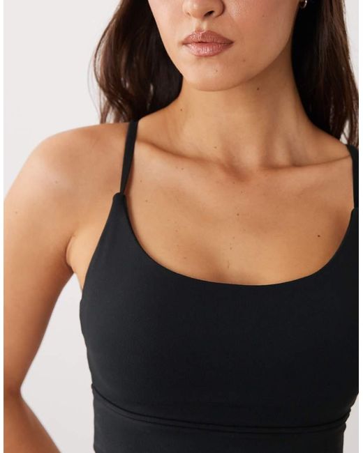 4505 Black Medium Support Sports Bra With Removable Padding