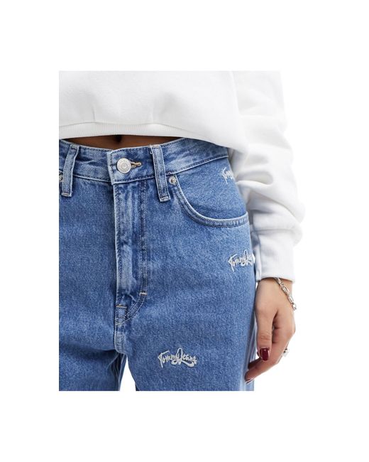 Mom jeans affusolati a vita super alta lavaggio medio di Tommy Hilfiger in Blue