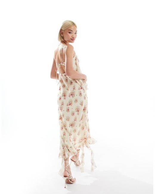 Love Triangle Maxi-Jurk Met Ruches En Open Achterkant in het White