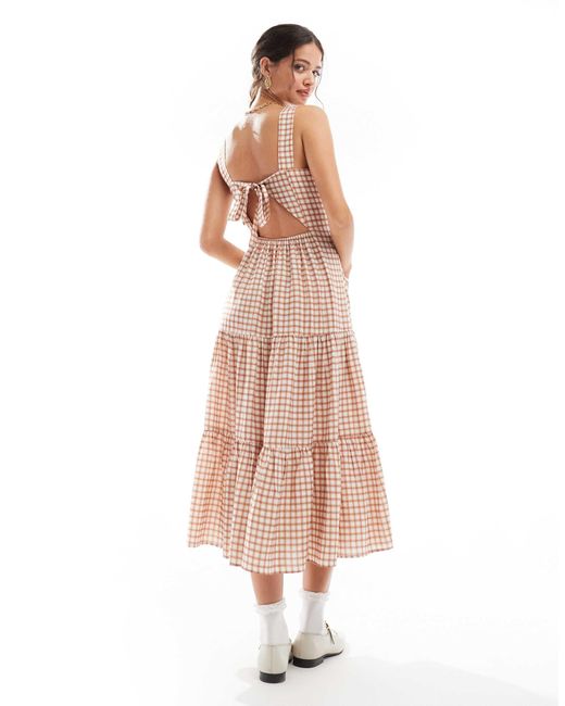 Robe mi-longue à volants superposés avec nœud - vichy marron ASOS en coloris Pink