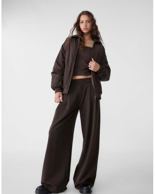 Stradivarius Nette Broek Met Wijde Pijpen En Plooien in het Black