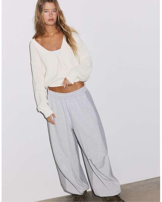 Stradivarius White V-neck Knit Cardigan