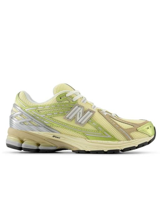1906R di New Balance in Green da Uomo
