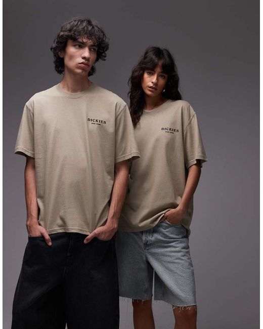 T-Shirt Color Cuoio Chiaro Con Grafica "Oatfield" Sul Retro di Dickies in Black