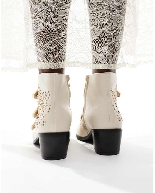 SEQWL White Cattle Studded Buckle Detail Western Boots