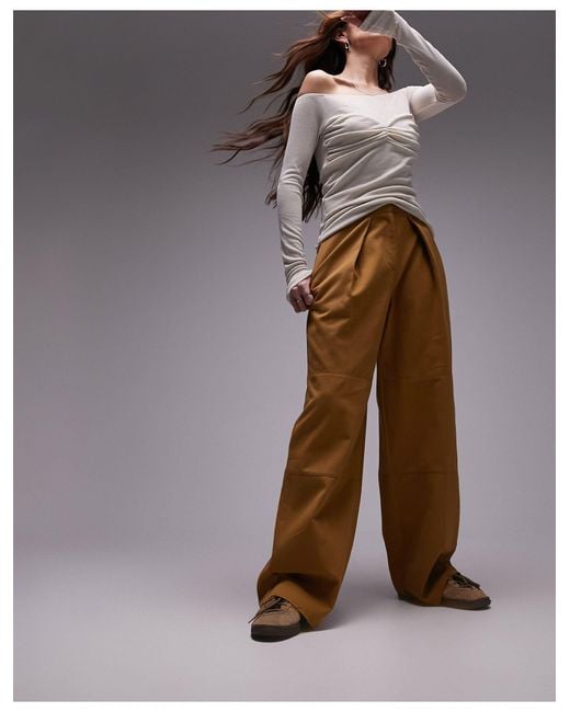 Pantalon large ajusté avec pinces sur l'ourlet - sable TOPSHOP en coloris Brown