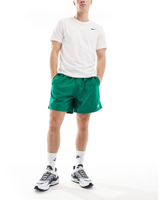 Pantalones cortos verdes Nike de hombre de color Green