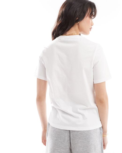 T-shirt bianca oversize con stampa "delicious cherries" sul davanti di Pieces in White