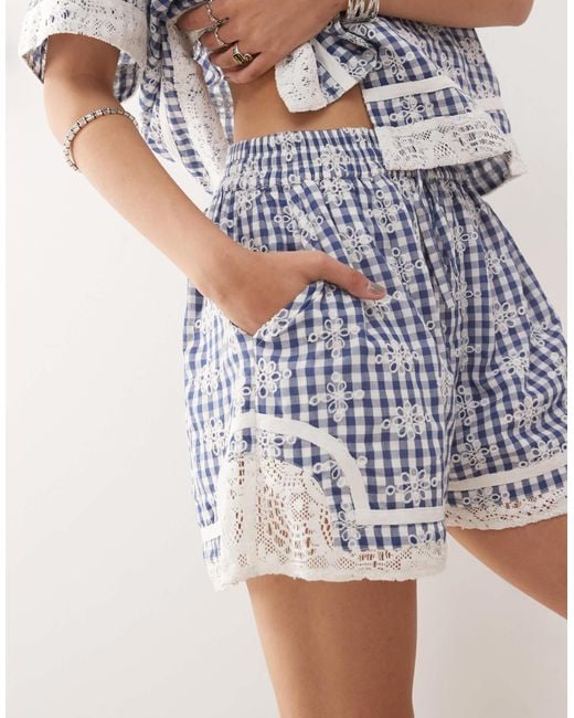 Reclaimed (vintage) White Festival Pull On Boxy Short With Crochet Trim