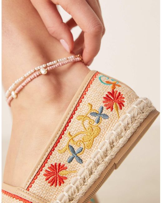 ASOS Natural – jos – bestickte espadrilles