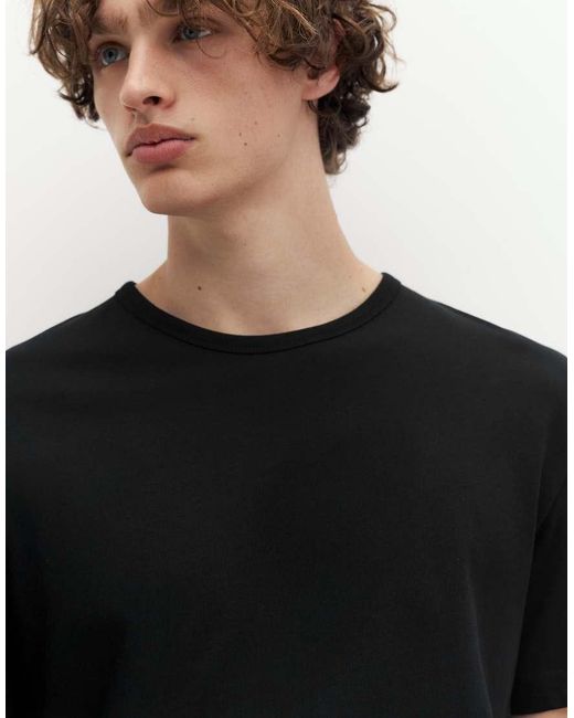 T-Shirt Basic Slim Nera di Pull&Bear in Black da Uomo
