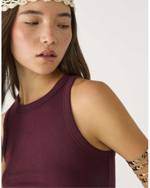 Top Basic Color Melanzana Con Scollo A Vogatore Sul Retro di Stradivarius in Red