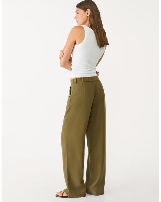 Stradivarius Nette Broek Met Rechte Pijpen En Plooien in het Green