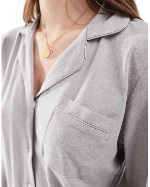 Loungeable Pyjamaset Van Superzachte Jersey Van Top Met Reverskraag En Broek Met Wijde Pijpen En Biezen in het Gray