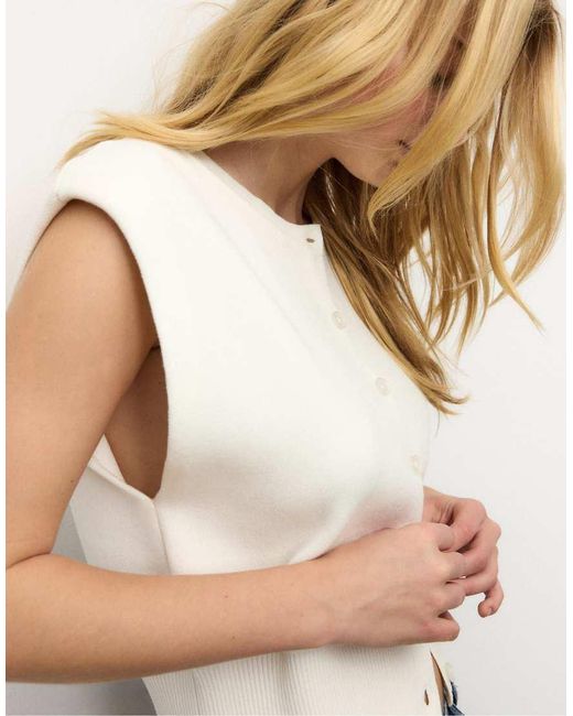 Stradivarius Gebreide Mouwloze Top Met Schoudervulling in het Blue